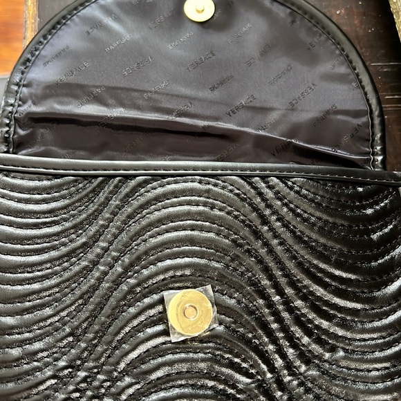 VERSACE wristlet, make up bag ,PERFUMES Bag NewNo tags - Picture 5 of 7